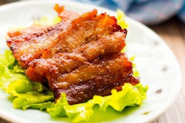 煎五花肉怎么做好吃 一百克五花肉的熱量是多少 煎五花肉怎么做好吃 一百克五花肉的熱量是多少