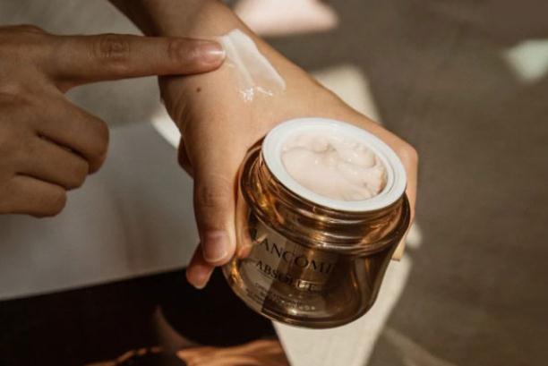 蘭蔻菁純面霜波色因含量 蘭蔻菁純面霜適合什么膚質(zhì) 蘭蔻菁純面霜波色因含量 蘭蔻菁純面霜適合什么膚質(zhì)