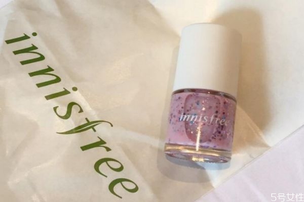 用燈烤的美甲如何卸掉 指甲油怎么洗掉小竅門 用燈烤的美甲如何卸掉 指甲油怎么洗掉小竅門