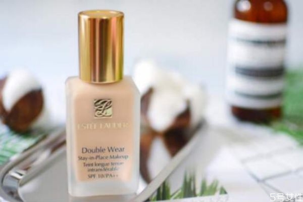 雅詩蘭黛粉底液哪款好用 雅詩蘭黛粉底液介紹 雅詩蘭黛粉底液哪款好用 雅詩蘭黛粉底液介紹