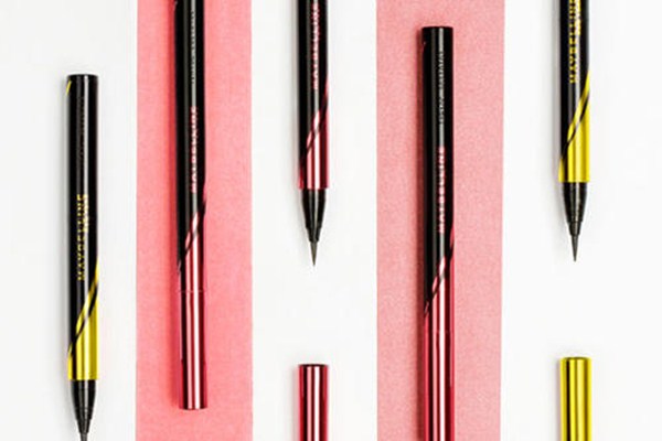 眼線筆的成分有哪些 怎么根據(jù)膚質(zhì)選眼線筆顏色 眼線筆的成分有哪些 怎么根據(jù)膚質(zhì)選眼線筆顏色