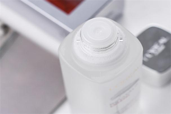 歐萊雅晶瑩水多少錢 歐萊雅晶瑩水多少毫升 歐萊雅晶瑩水多少錢 歐萊雅晶瑩水多少毫升