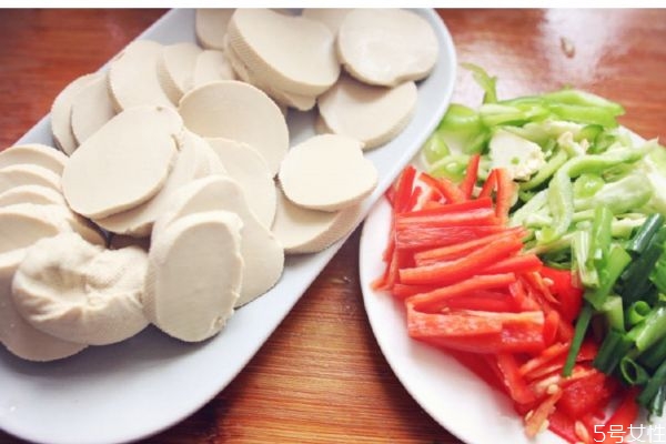 素雞是雞嗎 素雞是怎么樣做的呢 素雞是雞嗎 素雞是怎么樣做的呢