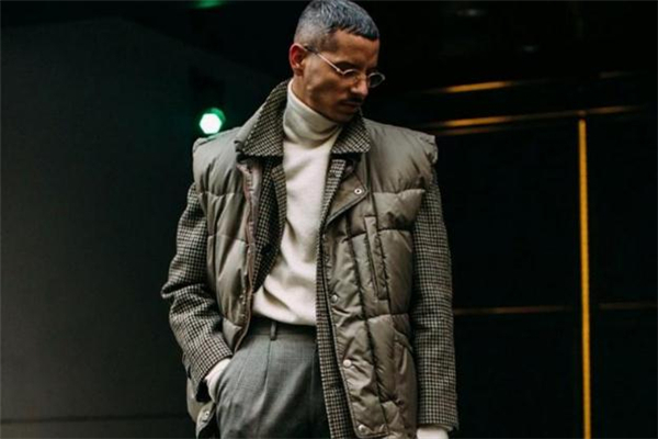 男生羽絨馬甲怎么搭配好看 男生羽絨馬甲搭配圖片 男生羽絨馬甲怎么搭配好看 男生羽絨馬甲搭配圖片