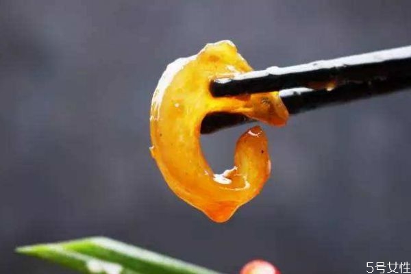 什么人群不能吃牛筋呢 牛筋不能和什么一起吃呢 什么人群不能吃牛筋呢 牛筋不能和什么一起吃呢