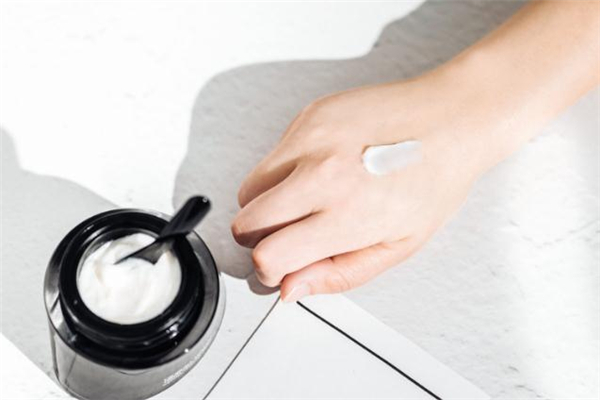 阿瑪尼黑鑰匙面霜成分 阿瑪尼黑鑰匙面霜需要乳化嗎 阿瑪尼黑鑰匙面霜成分 阿瑪尼黑鑰匙面霜需要乳化嗎