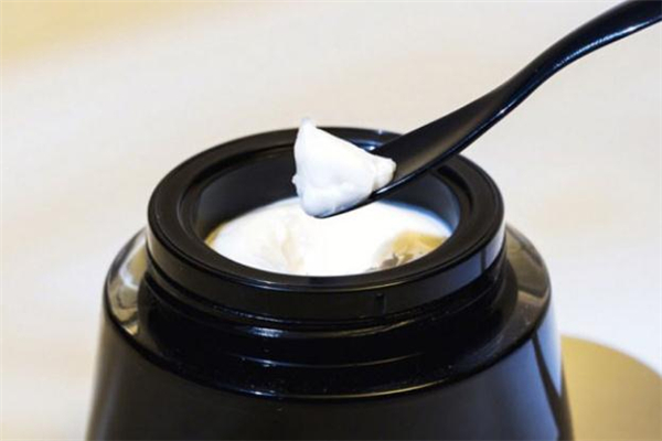 阿瑪尼黑鑰匙面霜可以用多久 黑鑰匙面霜適合什么年齡用 阿瑪尼黑鑰匙面霜可以用多久 黑鑰匙面霜適合什么年齡用