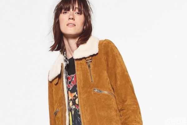 羊羔毛保暖性怎么樣 羊羔毛和棉哪個(gè)更暖和 羊羔毛保暖性怎么樣 羊羔毛和棉哪個(gè)更暖和