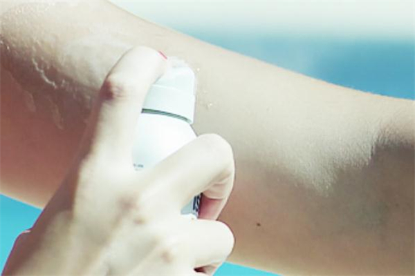 怡思丁防曬噴霧用臉上可以嗎 怡思丁防曬噴霧能噴臉嗎 怡思丁防曬噴霧用臉上可以嗎 怡思丁防曬噴霧能噴臉嗎