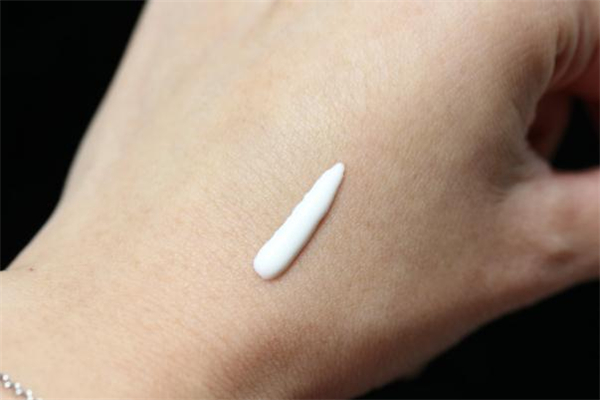 怡思丁防曬霜需要卸妝嗎 怡思丁防曬霜防水嗎 怡思丁防曬霜需要卸妝嗎 怡思丁防曬霜防水嗎