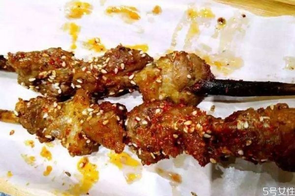 羊尾有什么營養(yǎng)價(jià)值呢 吃羊尾的好處有什么呢 羊尾有什么營養(yǎng)價(jià)值呢 吃羊尾的好處有什么呢