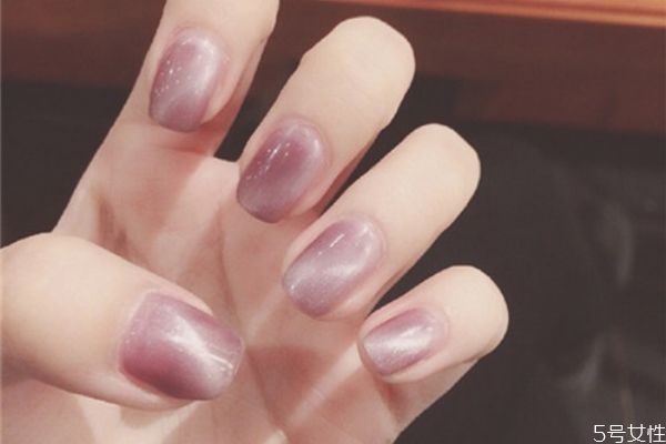 貓眼石美甲的做法是什么 貓眼石美甲多少錢 貓眼石美甲的做法是什么 貓眼石美甲多少錢