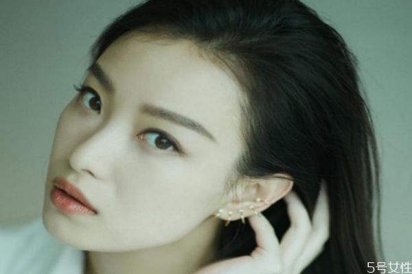 見長輩化什么眼影 見家長眼影妝容 見長輩化什么眼影 見家長眼影妝容