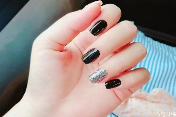 長期做美甲師的危害是什么 經(jīng)常美甲的危害 長期做美甲師的危害是什么 經(jīng)常美甲的危害