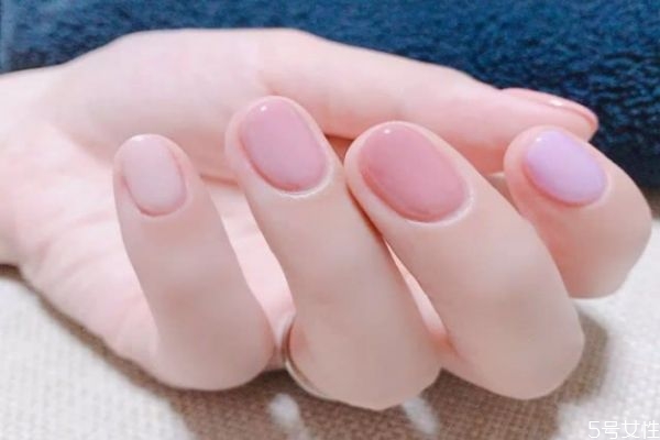 長期做美甲師的危害是什么 經(jīng)常美甲的危害 長期做美甲師的危害是什么 經(jīng)常美甲的危害