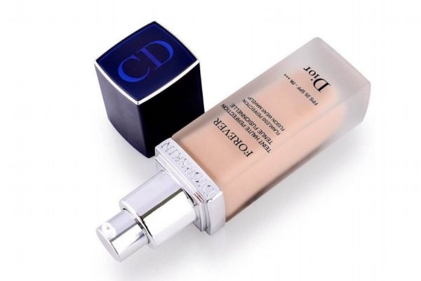 臉上有浮粉怎么辦 化妝臉上脫皮浮粉怎么辦 臉上有浮粉怎么辦 化妝臉上脫皮浮粉怎么辦