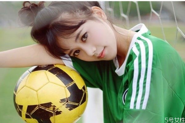 女追男簡單嗎 女生應(yīng)該怎么追男生呢 女追男簡單嗎 女生應(yīng)該怎么追男生呢