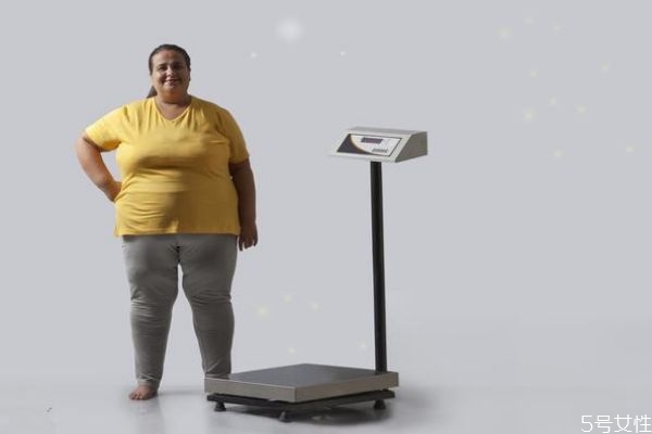 可以節(jié)食減肥嗎 節(jié)食減肥的危害有什么呢 可以節(jié)食減肥嗎 節(jié)食減肥的危害有什么呢