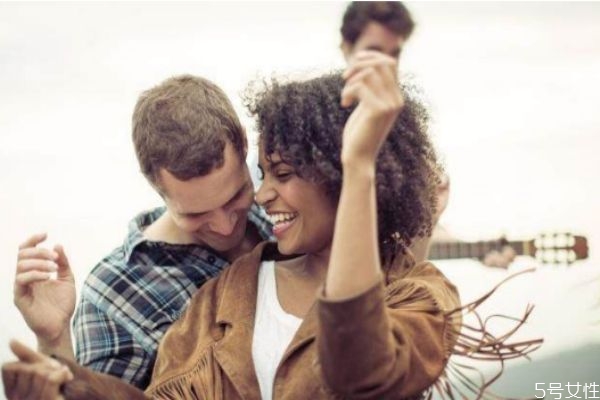 女生喜歡什么東西 讓女生瞬間感動(dòng)的禮物 女生喜歡什么東西 讓女生瞬間感動(dòng)的禮物