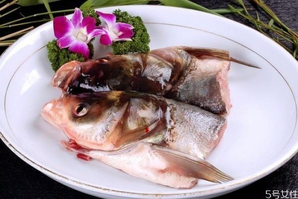 魚頭有什么營(yíng)養(yǎng)價(jià)值呢 吃魚頭有什么好處呢