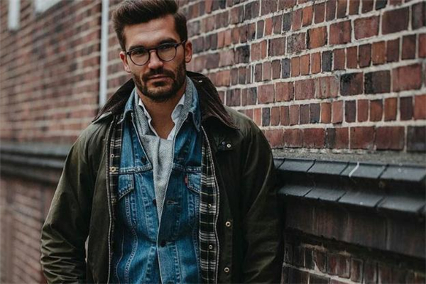 冬天牛仔夾克怎么搭配 男生牛仔夾克搭配圖片 冬天牛仔夾克怎么搭配 男生牛仔夾克搭配圖片