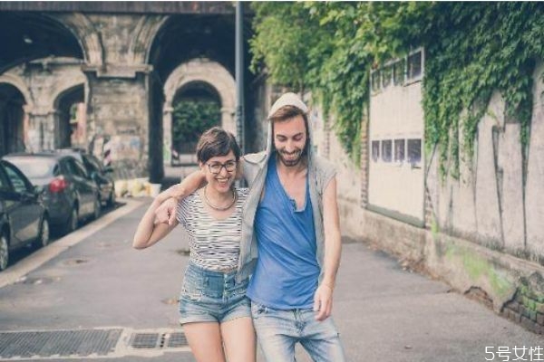 結婚后遇到一個特別喜歡的人怎么辦 婚后喜歡別人正常嗎 結婚后遇到一個特別喜歡的人怎么辦 婚后喜歡別人正常嗎