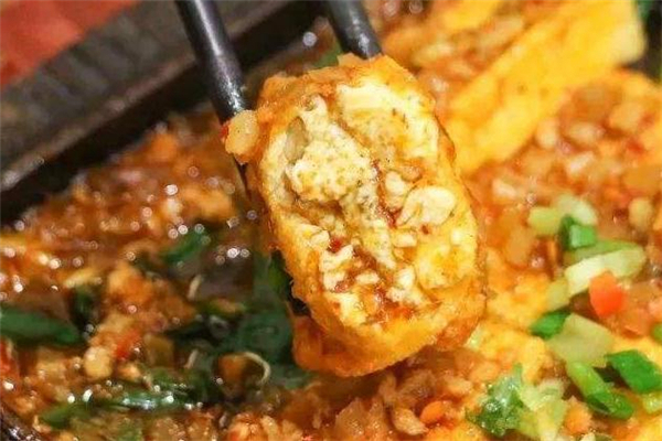 臭豆腐有點酸是怎么回事 臭豆腐吃起來也很臭