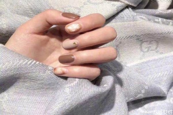 2020性冷淡美甲有哪些 性冷淡風(fēng)格美甲圖片 2020性冷淡美甲有哪些 性冷淡風(fēng)格美甲圖片