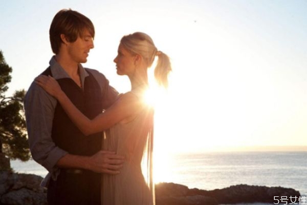 高中談戀愛(ài)算早戀嗎 多大談戀愛(ài)才不算早戀 高中談戀愛(ài)算早戀嗎 多大談戀愛(ài)才不算早戀