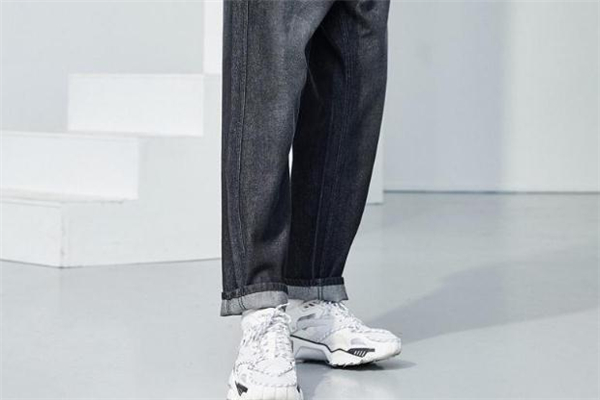 男生穿什么褲子百搭 男生有哪些百搭的褲子 男生穿什么褲子百搭 男生有哪些百搭的褲子