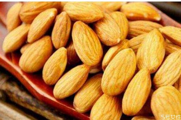 什么是巴旦木呢 巴旦木有什么營養(yǎng)價值呢 什么是巴旦木呢 巴旦木有什么營養(yǎng)價值呢