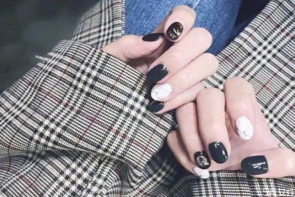 2020性冷淡美甲有哪些 性冷淡風(fēng)格美甲圖片 2020性冷淡美甲有哪些 性冷淡風(fēng)格美甲圖片