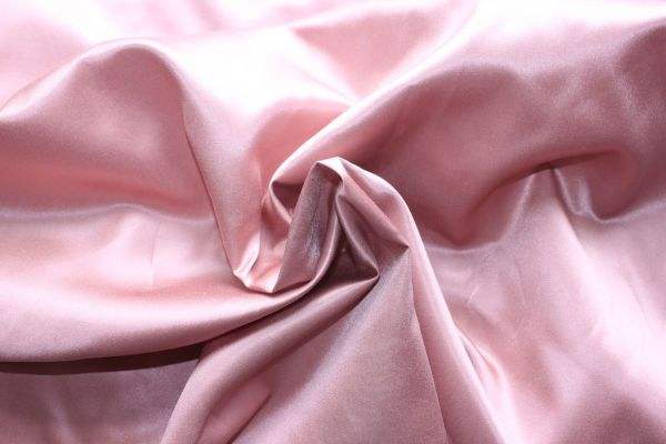 絲綢面料有哪些好處 絲綢面料保養(yǎng)技巧 絲綢面料有哪些好處 絲綢面料保養(yǎng)技巧
