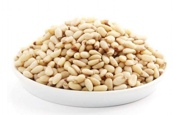 松子仁應(yīng)該怎么挑選呢 松子仁不能和什么一起吃呢 松子仁應(yīng)該怎么挑選呢 松子仁不能和什么一起吃呢