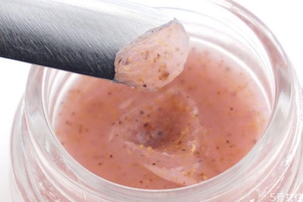 磨砂膏為什么不能天天用 過度去角質(zhì)會損傷皮膚 磨砂膏為什么不能天天用 過度去角質(zhì)會損傷皮膚