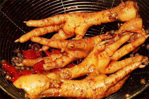 鹵雞爪不能和什么一起吃 鹵雞爪什么人不能吃 鹵雞爪不能和什么一起吃 鹵雞爪什么人不能吃