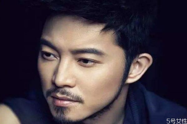 什么是鬢角呢 鬢角有什么作用呢 什么是鬢角呢 鬢角有什么作用呢