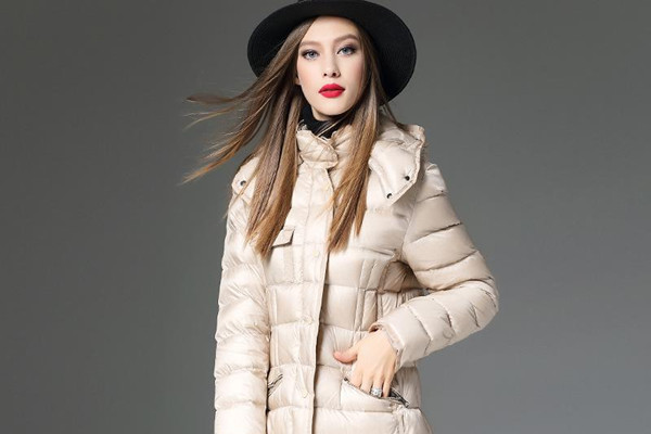 加厚羽絨服的選購技巧 羽絨服越柔軟越好嗎 加厚羽絨服的選購技巧 羽絨服越柔軟越好嗎