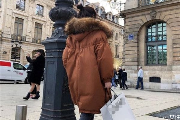 羽絨服充絨量應(yīng)該多少克最保暖 羽絨服充絨量多少合適 羽絨服充絨量應(yīng)該多少克最保暖 羽絨服充絨量多少合適