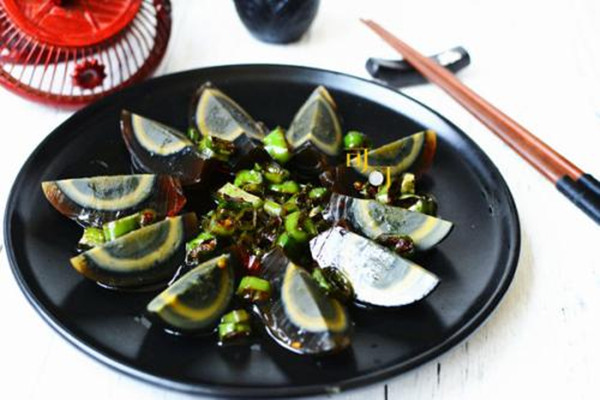 皮蛋可以煮著吃嗎 皮蛋可以存放多久 皮蛋可以煮著吃嗎 皮蛋可以存放多久