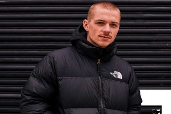 羽絨服要洗過才穿嗎 羽絨服沒怎么穿要洗么 羽絨服要洗過才穿嗎 羽絨服沒怎么穿要洗么