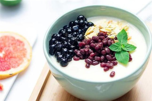 雙皮奶可以用酸奶做嗎 雙皮奶一定要用純牛奶做嗎 雙皮奶可以用酸奶做嗎 雙皮奶一定要用純牛奶做嗎