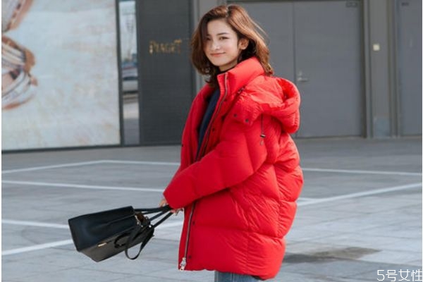 羽絨服是掛放還是疊放 正確收納羽絨服 羽絨服是掛放還是疊放 正確收納羽絨服