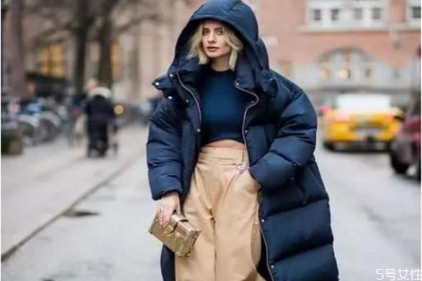 白色羽絨服發(fā)霉怎么洗掉霉斑 羽絨服上的霉點(diǎn)怎么去除 白色羽絨服發(fā)霉怎么洗掉霉斑 羽絨服上的霉點(diǎn)怎么去除