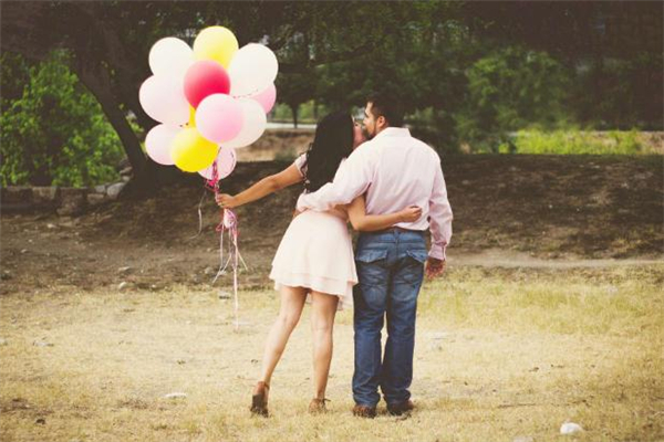 愛一個人需要理由嗎 愛一個人需要回報嗎 愛一個人需要理由嗎 愛一個人需要回報嗎