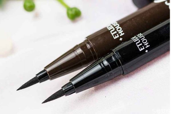 新手應(yīng)該怎么化眼線呢 化眼線的方法有什么呢 新手應(yīng)該怎么化眼線呢 化眼線的方法有什么呢