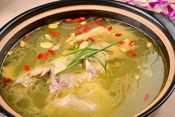 花旗參雞湯喝了上火嗎 花旗參雞湯的作用 花旗參雞湯喝了上火嗎 花旗參雞湯的作用