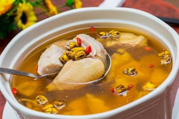 花旗參雞湯喝了上火嗎 花旗參雞湯的作用 花旗參雞湯喝了上火嗎 花旗參雞湯的作用