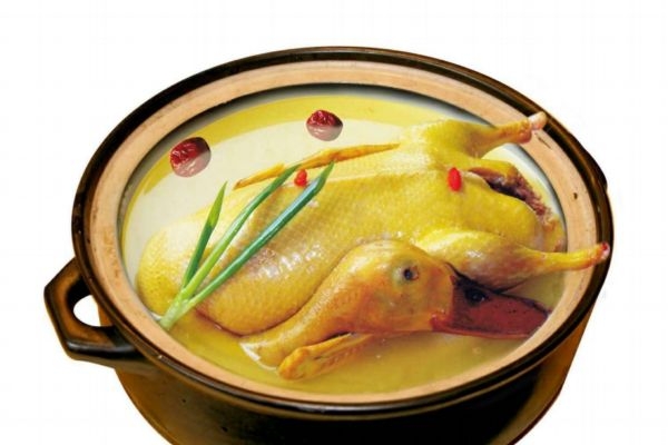 老鴨湯應(yīng)該怎么做呢 喝老鴨湯有什么好處呢 老鴨湯應(yīng)該怎么做呢 喝老鴨湯有什么好處呢