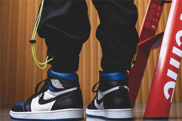 aj1黑藍(lán)腳趾什么時(shí)候發(fā)售 aj1黑藍(lán)腳趾多少錢 aj1黑藍(lán)腳趾什么時(shí)候發(fā)售 aj1黑藍(lán)腳趾多少錢